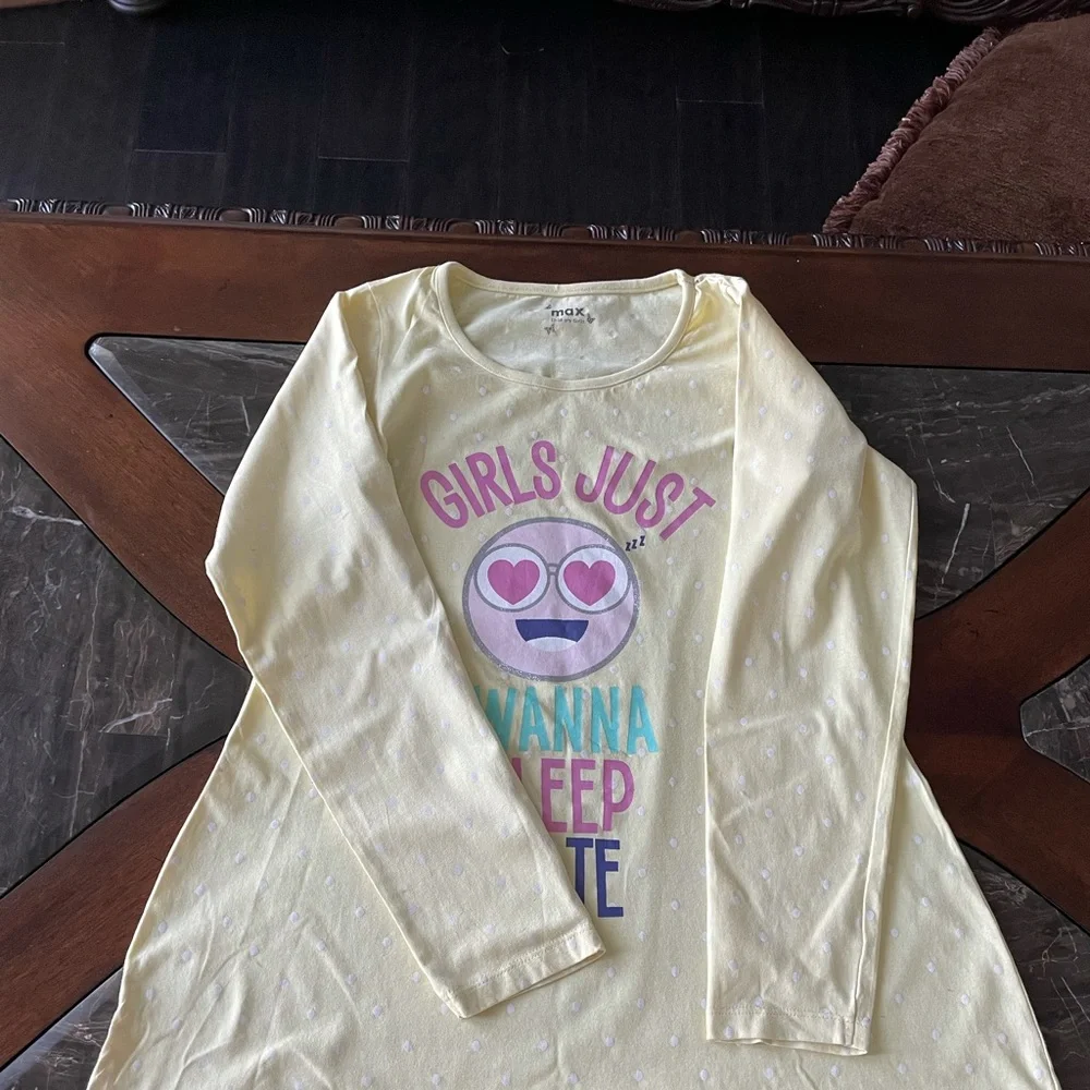 Girls sleep wear